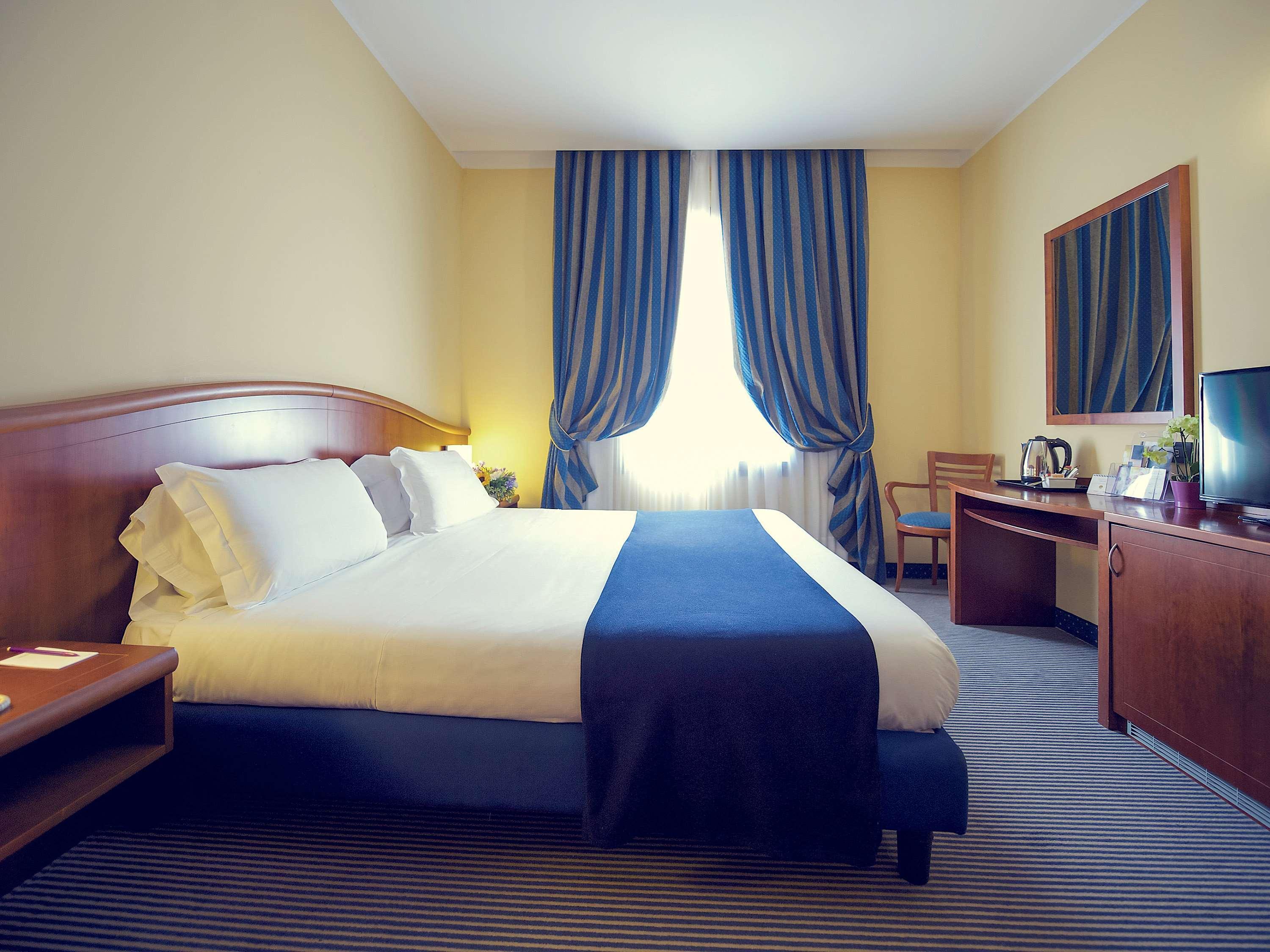 Mercure Genova San Biagio Экстерьер фото