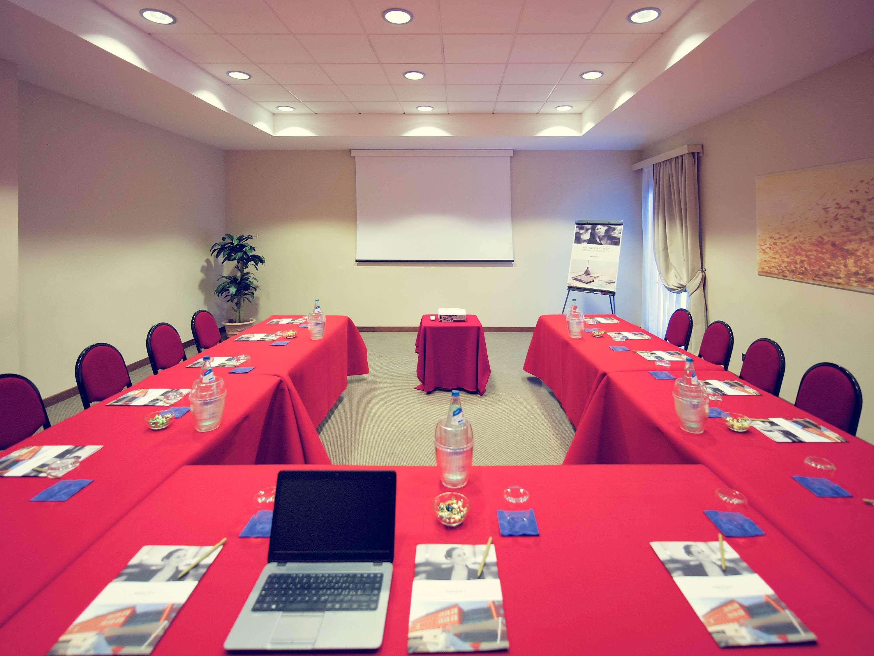 Mercure Genova San Biagio Экстерьер фото