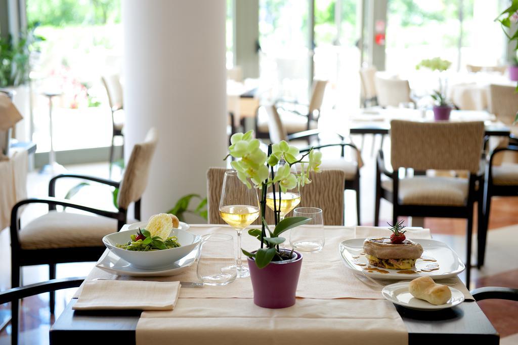 Mercure Genova San Biagio Экстерьер фото