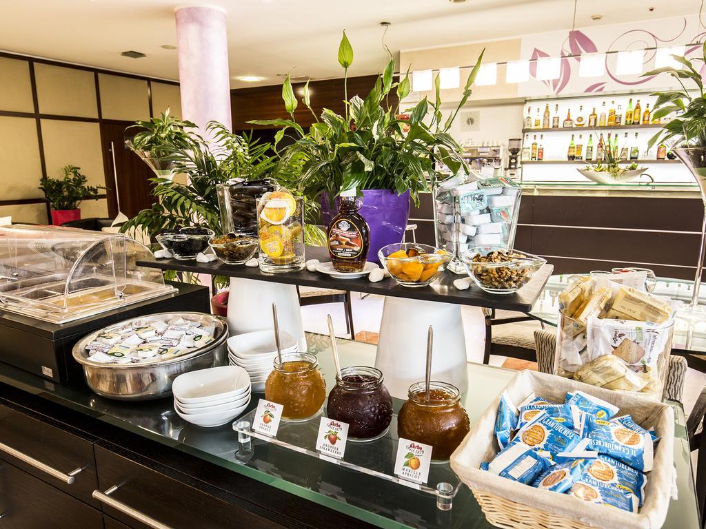 Mercure Genova San Biagio Экстерьер фото